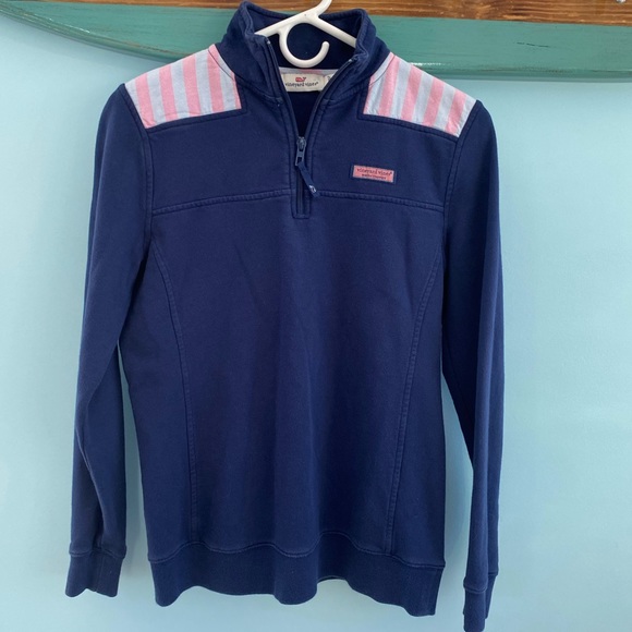 Vineyard Vines Jackets & Blazers - Vineyard Vines pullover, size XS
